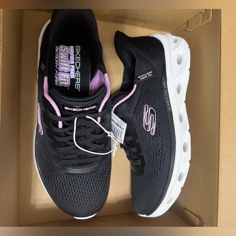 Skechers Women's Hands Free Slip In Shoes - NWT